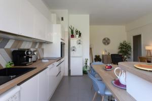 Maisons de vacances Air-Conditioned Apartment With Furnished Terrace & Parking Rated 3 Stars : photos des chambres