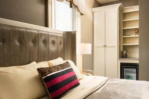 Deluxe King Suite room in The Edward Buffalo