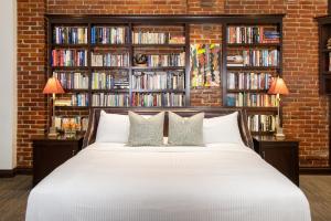 Retro Suites Hotel