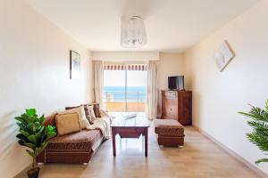 Appartements Air-Conditioned Furnished Apartment With 2 Bedrooms & Sea View Terrace : photos des chambres