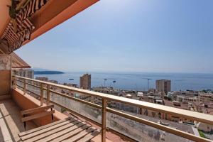 Appartements Air-Conditioned Furnished Apartment With 2 Bedrooms & Sea View Terrace : photos des chambres