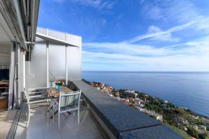 Appartements Air-Conditioned Apartment With Sea View Furnished Terrace & Parking : photos des chambres