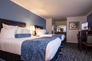 Queen Room with Two Queen Beds room in Regency Inn in Los Angeles