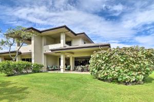 Tropical Escape with Pool Access about 1 Mile to Beach