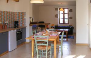 Maisons de vacances Stunning home in Nantiat with 2 Bedrooms and WiFi : photos des chambres