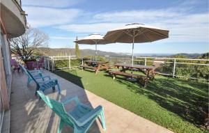 Maisons de vacances Gorgeous Home In Les Adrets With Wifi : photos des chambres