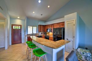 Waimea Condo Less Than 1 Mile from Mauna Lani Beach Club!