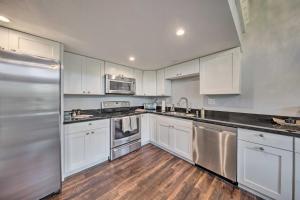 Coastal Escape Condo with Pool, Near Beaches!