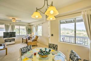 Kapolei Condo with Lanai and Pool Access - Near Beach!