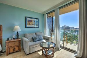 Luana Waikiki Gem with Parking - Blocks to Beaches!