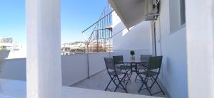 Experience a nice view appartment-heart of Athens