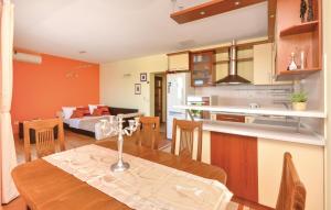 Stunning Apartment In Split With 2 Bedrooms And Wifi