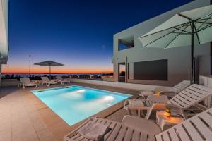 Dario 3 luxury apartment with a pool 
