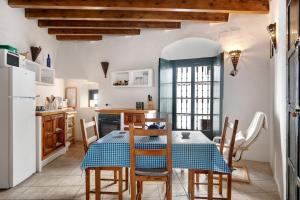 Sunny Rustic Townhouse