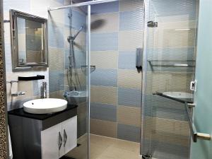 Phòng 4 người có ban công (Quadruple Room with Balcony)