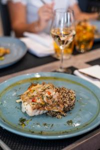 Hotels Logis Hotel Restaurant La Citadelle : photos des chambres