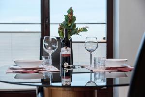 Luxurious Apartments Walonska with underground GARAGE by Noclegi Renters