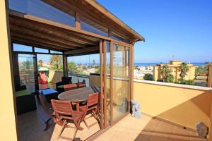 Carrer Salpa DIII Atico, 3 dormitorios, by Bookindenia