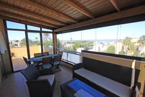 Carrer Salpa DIII Atico, 3 dormitorios, by Bookindenia