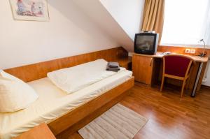 Single Room with Shared Bathroom room in Altstadthotel Wienecke