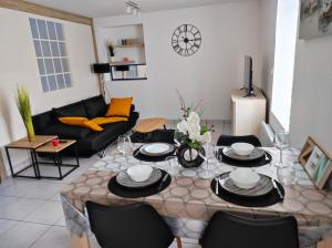 Appartements Le 4midable - Chaleureux 2 pieces : photos des chambres