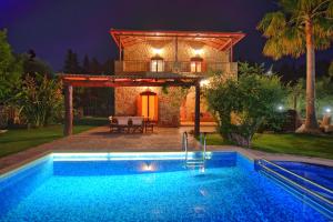 Villa Vrisses by PosarelliVillas