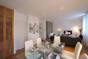 Maisons de vacances Air-Conditioned Furnished Townhouse With 2 Bedrooms : photos des chambres