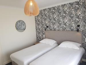 Hotels The Originals City, Hotel Armen Le Triton, Roscoff (Inter-Hotel) : photos des chambres