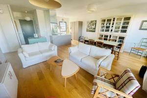 Appartements Apartment With Parking 2 Bedrooms & Furnished Terrace : photos des chambres