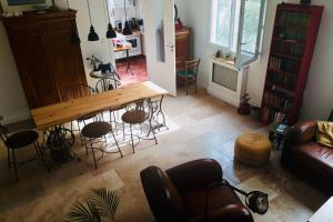 Maisons de vacances Charming House Ideally Located With Furnished Terrace 3 Bedrooms & Parking : photos des chambres