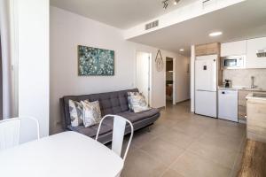 Cisnes Benalmádena Beach