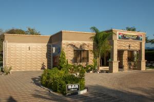 Elephant View Lodge & Apartments