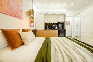 HOME SWEET HOME. Stylish Studio near Cismigiu