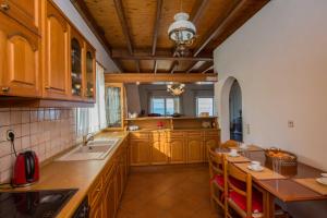 Frosos Beachfront Maisonette Acharavi