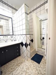 Appartements VILLA GEOFFROY - Design - Triangle d'or - Proche Thermes : photos des chambres