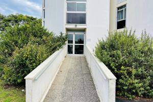 Appartements Furnished Apartment With Balcony & Parking in A Secure Residence : photos des chambres
