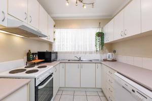 Charming CBD Apt 3bd 2bth - walk to Waterfront