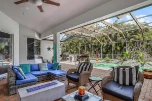 Pool Paradise - Golden Gate