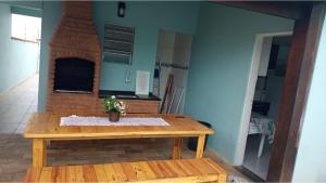 Casa com piscina à beira-mar