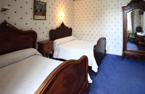 Hotels Hotel du Berry : photos des chambres