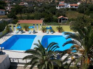 Two-Bedroom Apartment with Pool View