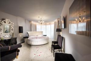 Romantic Room room in AQA Palace
