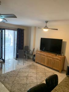 Apartment on the Plaza