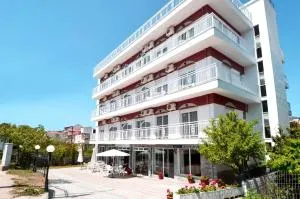 Hotel TRIADA - 佩弗卡里