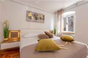 Deluxe Dreamy room in the Center of Hvar with Sea View