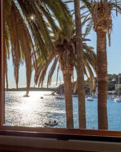 Deluxe Dreamy room in the Center of Hvar with Sea View