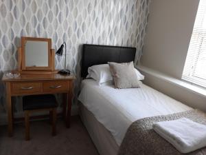 Breakers Bed and Breakfast