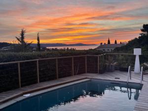 Villas VILLA PERLA SAINT-TROPEZ CAVALAIRE sur MER, 3-5 chambres, vue mer, piscine chauffee avril a octobre : photos des chambres