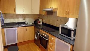 Apt 409 Los Gigantes