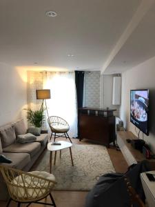 Appartements Agreable maison de ville ,calme avec tous les commerces a 150M : photos des chambres